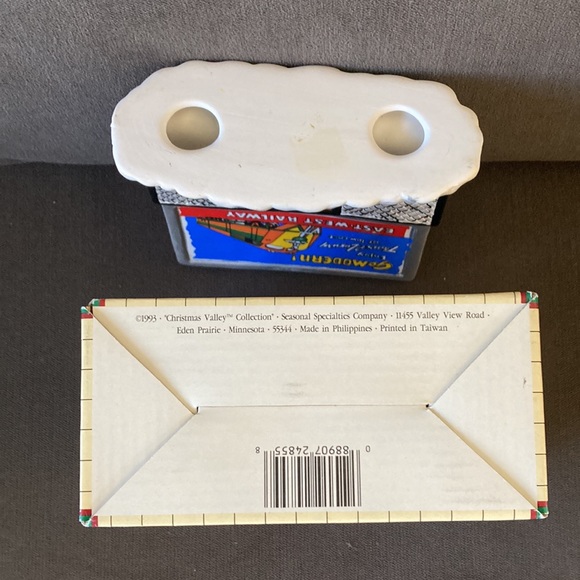 Roadside Billboard - Christmas Valley Collection-1993 (East West Railway) - Picture 3 of 7